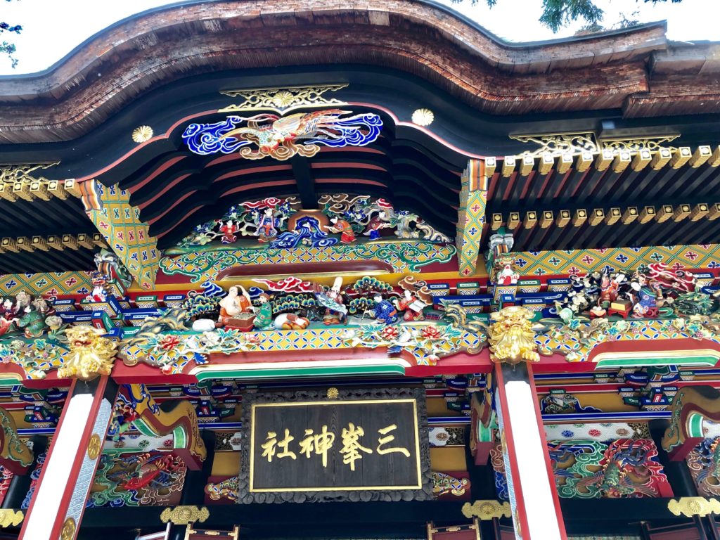三峯神社の装飾