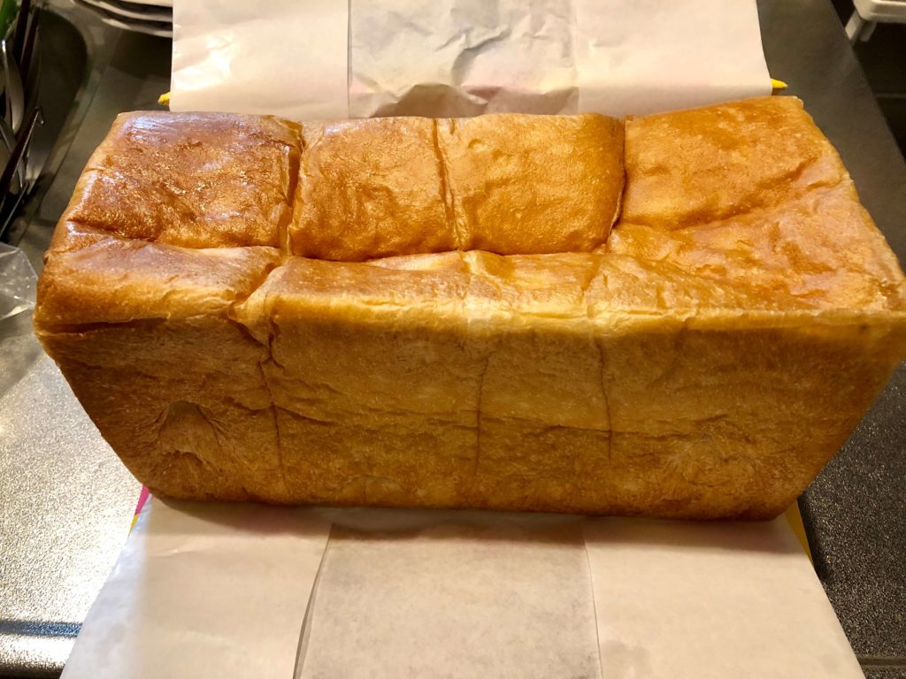 モノが違うの食パン